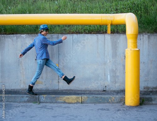 A modern woman steps into a dead end.