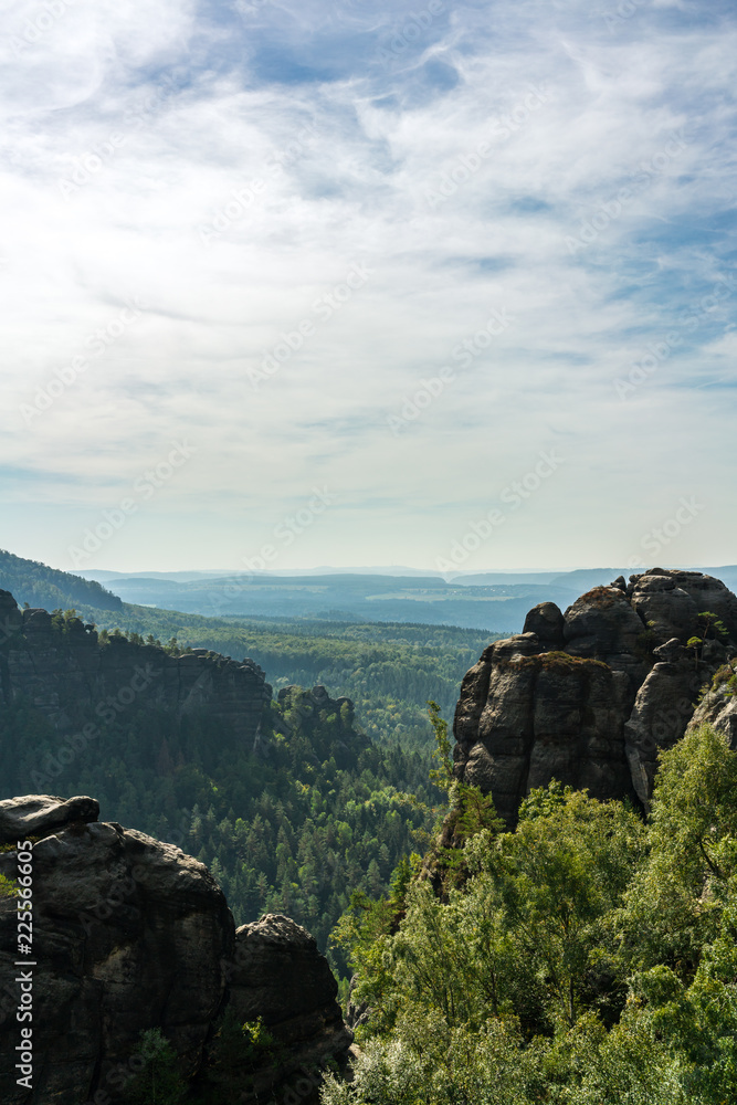 Naklejka premium Steinmassive im Gebirge, Elbsandsteingebirge