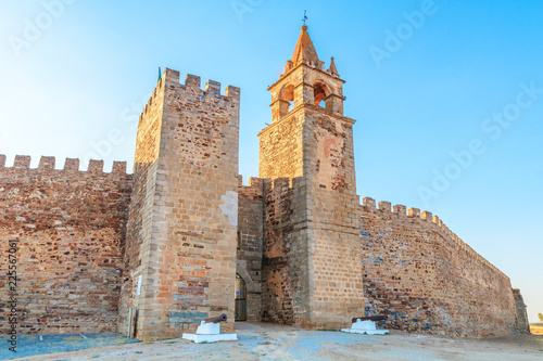 Vista do Castelo de Mourão no Alentejo Portugal