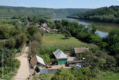 Ukraina, Uścieczko - wieś z ładną zabudową, położona nad Dniestrem photo