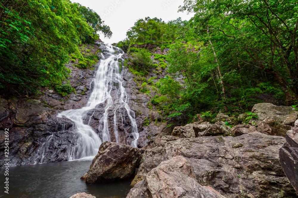 Fototapeta premium tropical nature in sarika waterfall at nakhon nayok, Thailand