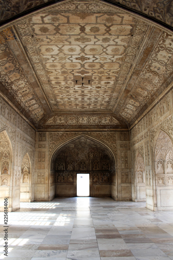 Naklejka premium the architecture of courtyards and gardens inside the complex of Agra Fort