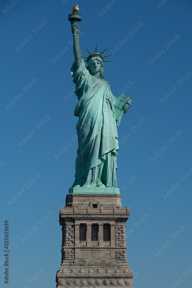 アメリカ・ニューヨーク・青空の自由の女神