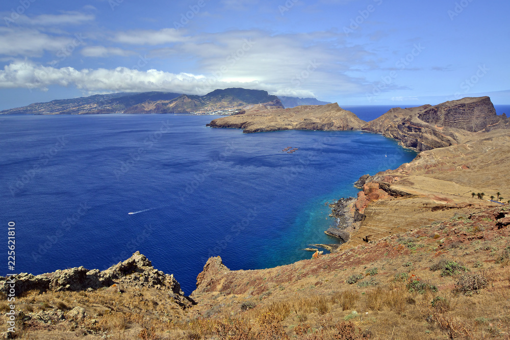 Obraz premium Amazing mountain and ocean nature landscape at Ponta de Sao Lourenco peninsula, Madeira island, Portugal. 