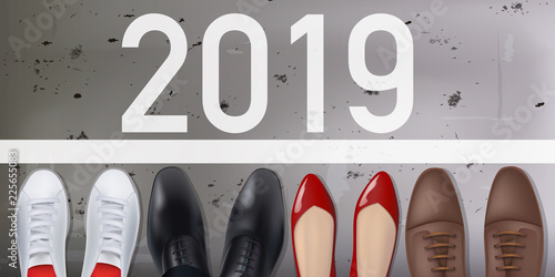 2019 - des hommes et des femmes symbolisé par différentes chaussures, sont sur une ligne de départ pour la nouvelle année. 