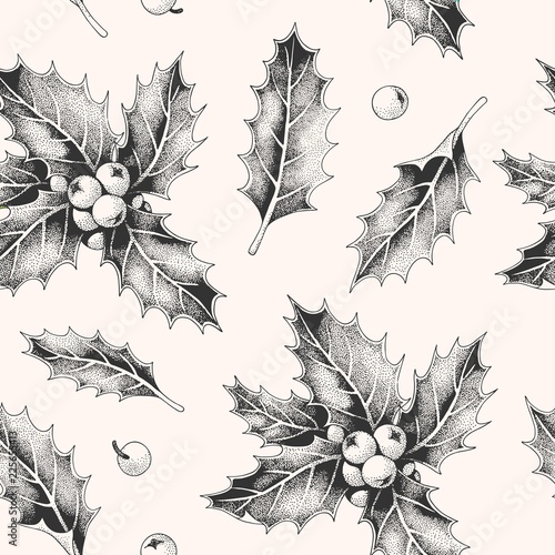 Seamless pattern with holly leaves and berries