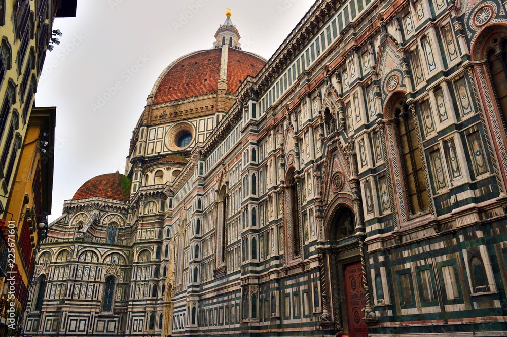 dettagli della grande opera architettonica della Cattedrale di Santa Maria del Fiore di Firenze conosciuta come Duomo di Firenze