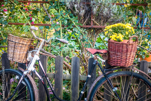 Gartendekoration mit Fahrrad