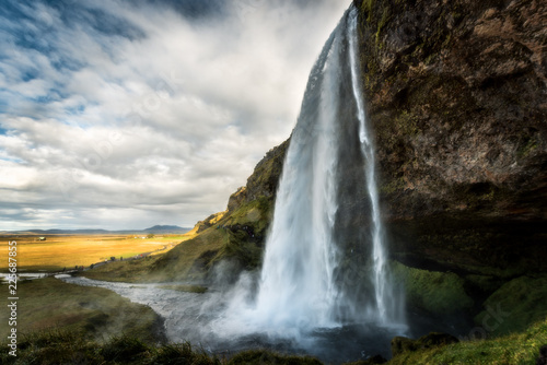 Waterfall in Iceland © raffaele