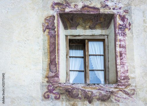 Fototapeta Naklejka Na Ścianę i Meble -  Glorenza in South Tyrol/Trentino Alto Adige, Italy. characteristic window of the small historical town