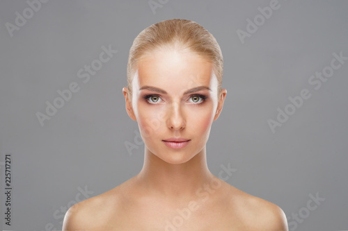 Obraz na plátně Beautiful face of young and healthy girl