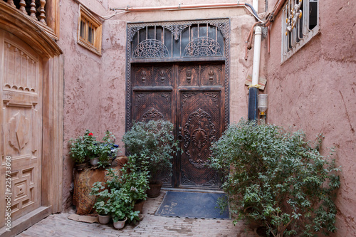House entrance in Kashgar (Xinjiang, China) © Chris Redan