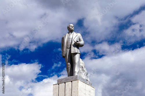 Canvastavla Lenin, the leader of the Soviet Union