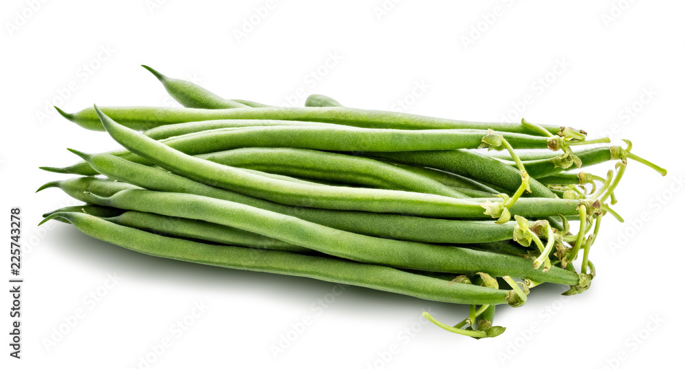 Obraz premium Green beans isolated on a white background. Clipping path
