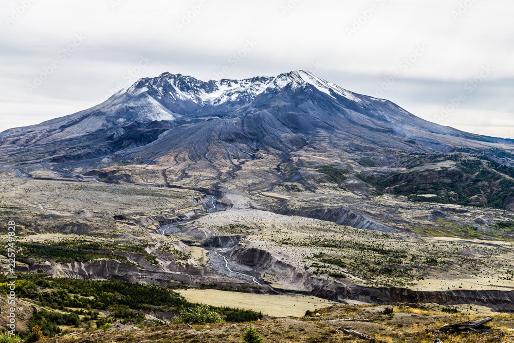 Fototapeta premium Mount St. Helens showing destroyed landscape caused by the 1980 eruption.