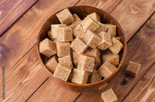 Cane sugar refined in a bowl.