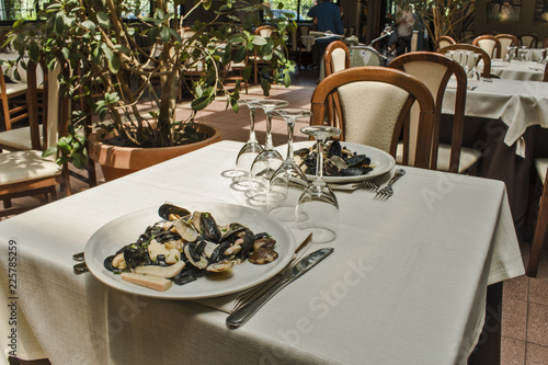 Pasta alle vongole fatto in Roma photo