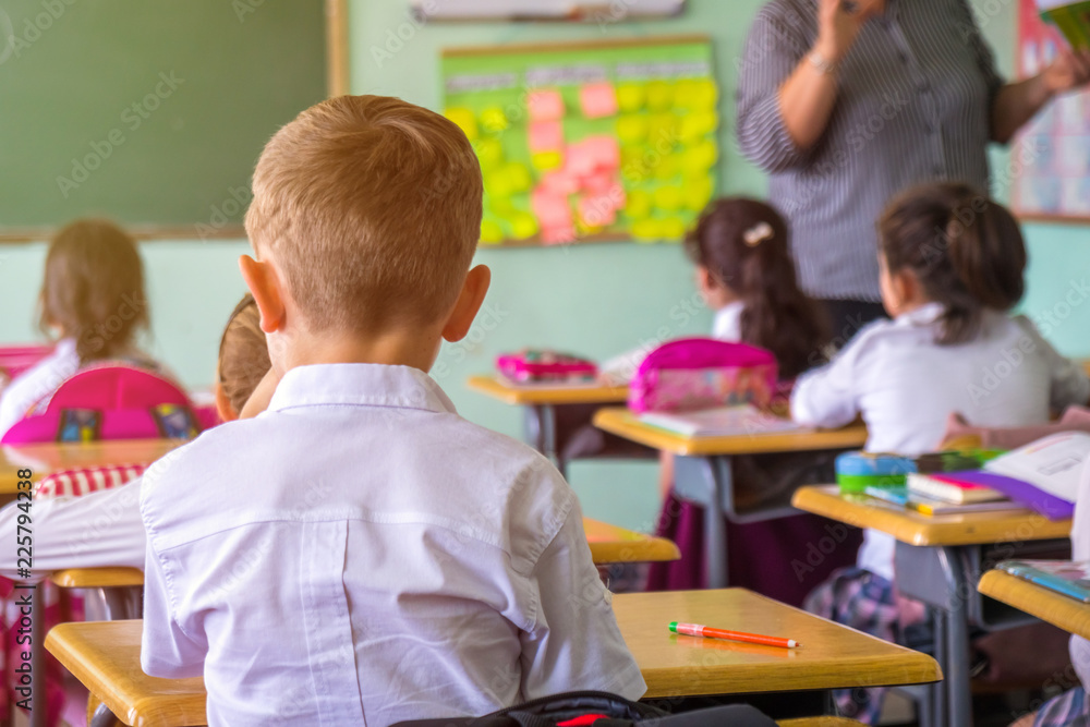 children actively participate in the class, read and listen to the teacher children actively participate in the class, read and listen to the teacher