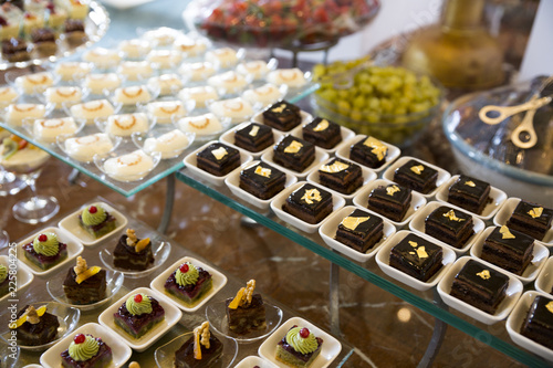 açık büfe tatlı standı