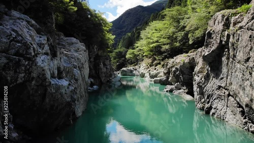 四国, 徳島, 祖谷渓, 川の上を移動