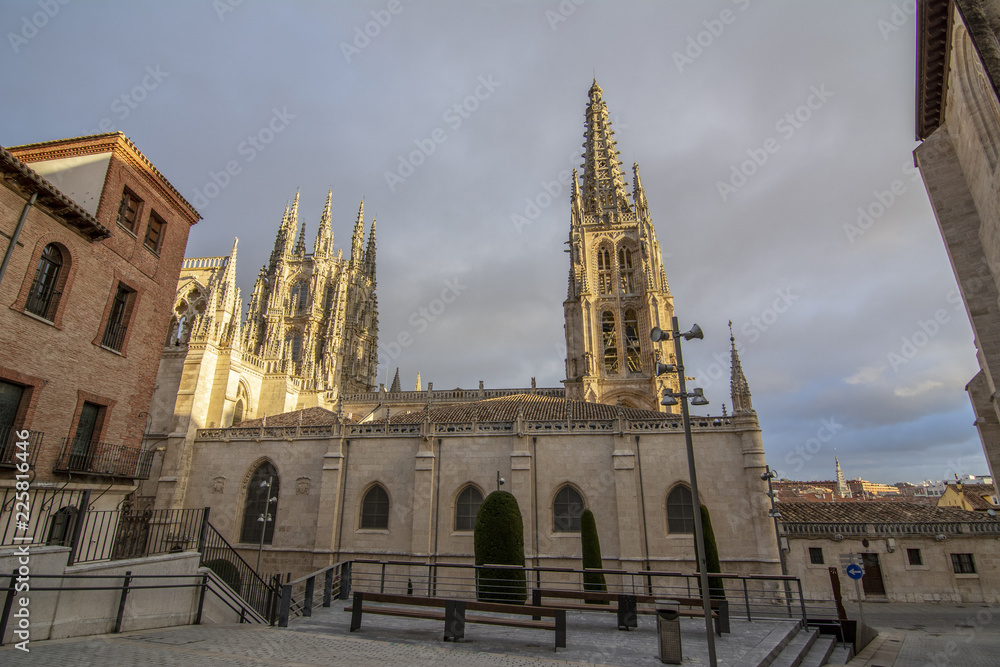 Torres de la Catedral de Burgos vistas desde un lateral