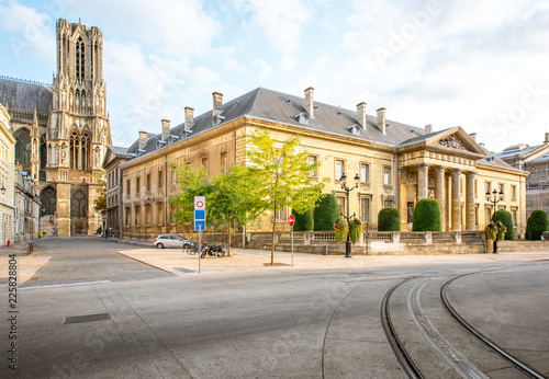 Fototapeta Naklejka Na Ścianę i Meble -  Street view in Reims city, France