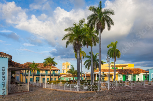 Canvas Print Sunrise in Plaza Mayor, Trinidad, Cuba.