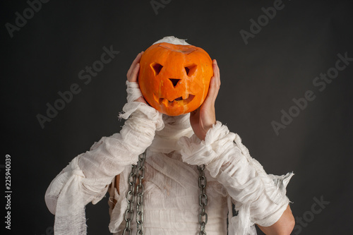 mummy pumpkin-head