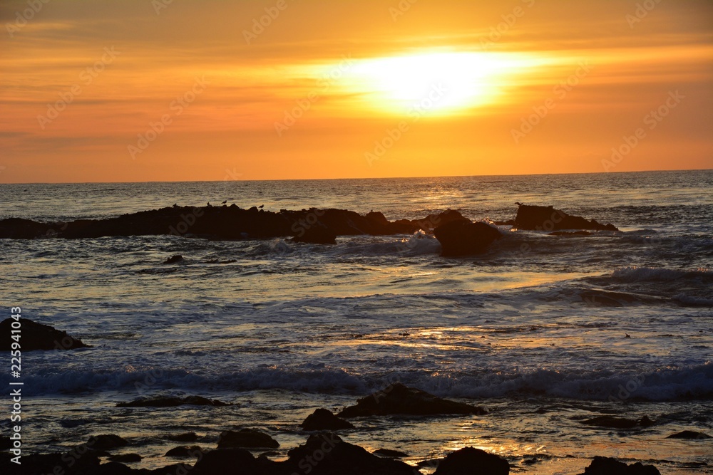 Obraz premium sunset over the sea
