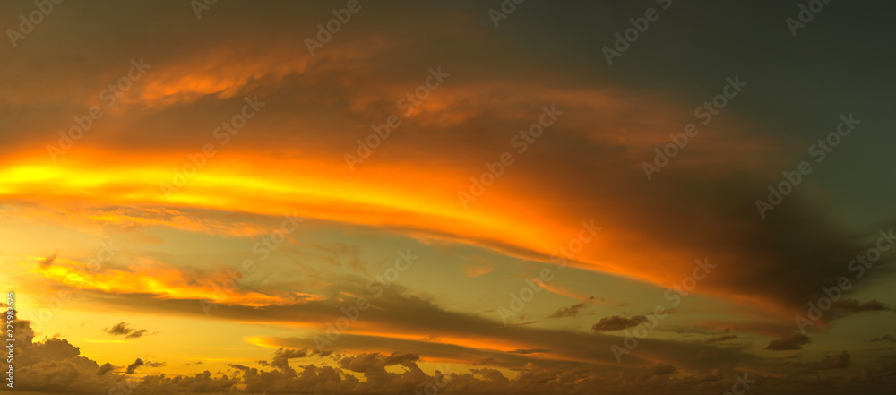 Fototapeta premium Sunset panorama at Maldives