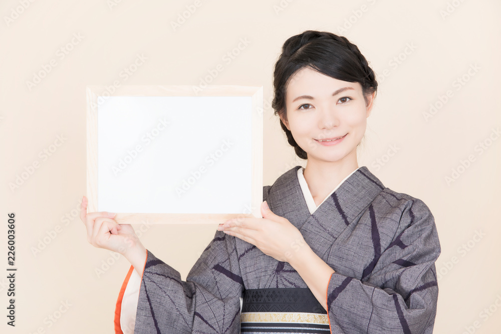 着物を着た女性 着物を着た女性