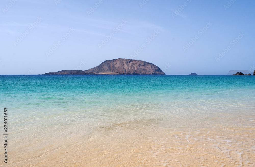 Isole Canarie: la spiaggia Playa de Las Conchas a nord di La Graciosa, l'isola principale dell'arcipelago Chinijo a nord ovest di Lanzarote