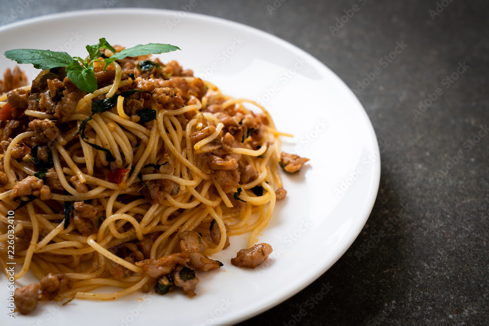 stir-fried spaghetti with minced pork and basil stir-fried spaghetti with minced pork and basil