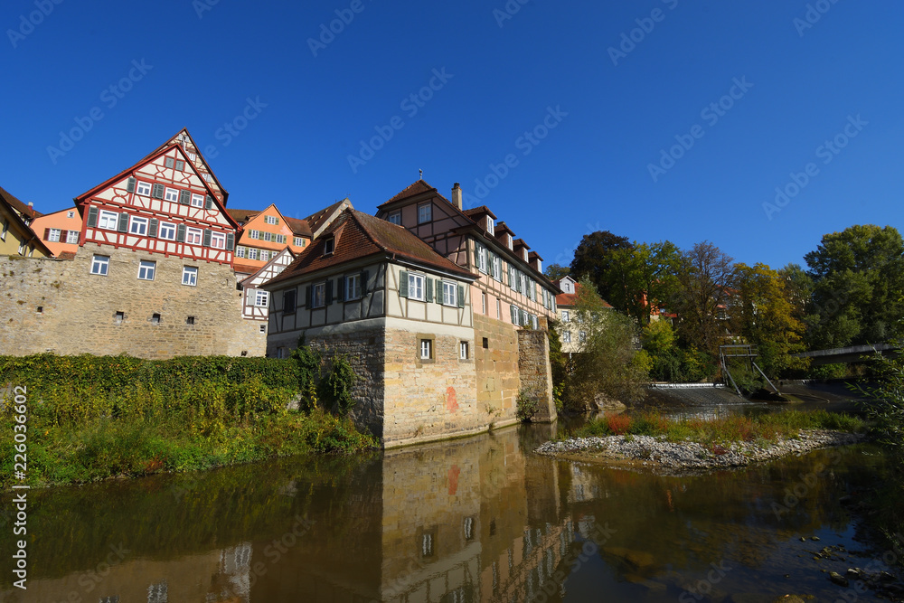 Fototapeta premium Schwäbisch Hall,Baden-Württemberg, Deutschland : Altstadt am Kocherufer