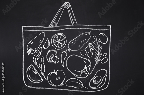 Fototapeta Torba z warzywami rysowane na pokładzie kredy