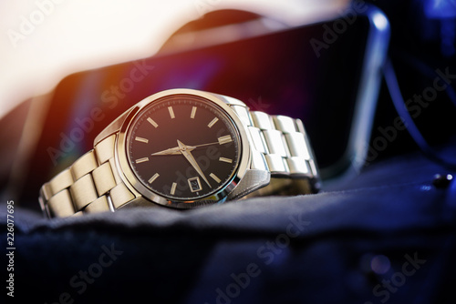 luksusowy męski zegarek na rękę