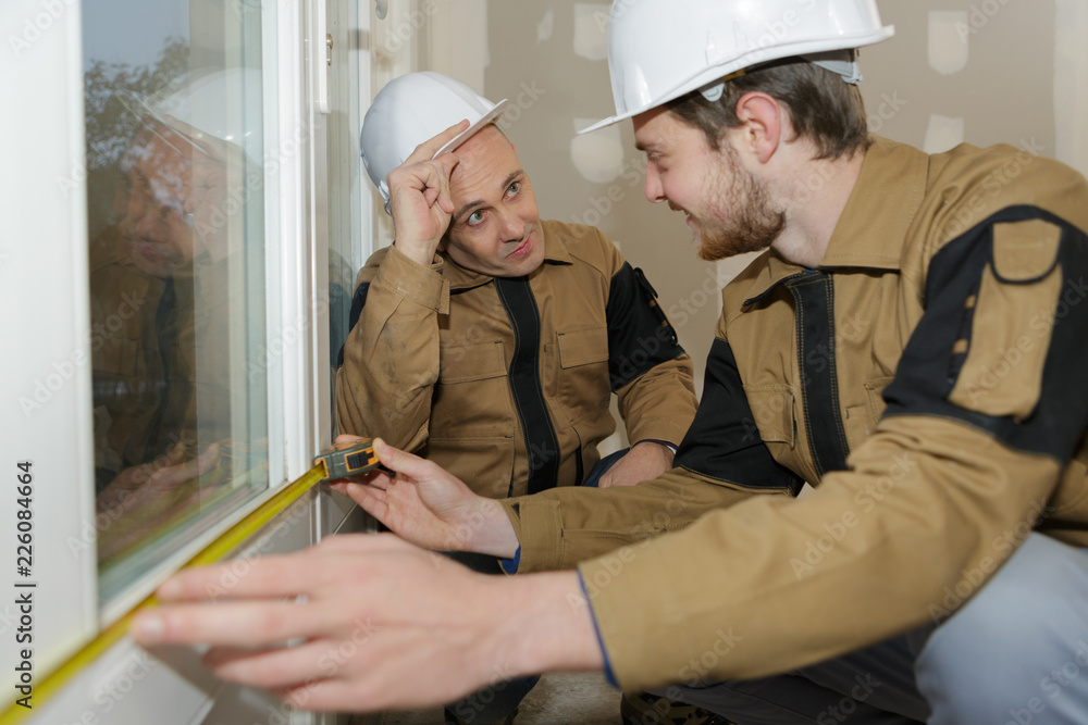 measuring the glass door