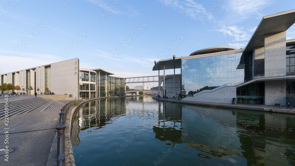 Naklejka premium Moderne Architektur im Regierungsviertel von Berlin