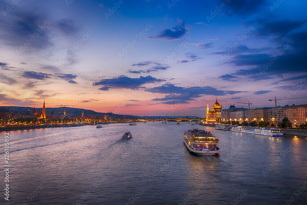 Naklejka premium View over Danube river at twilight