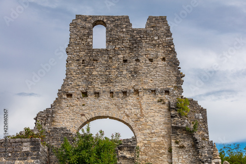 Ruinenstadt Dvigrad in der Gemeinde Kanfanar in Kroatien photo