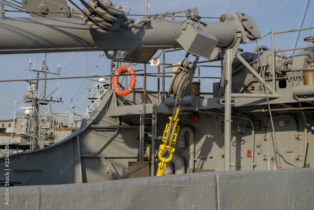 Ship equipment Ship equipment
