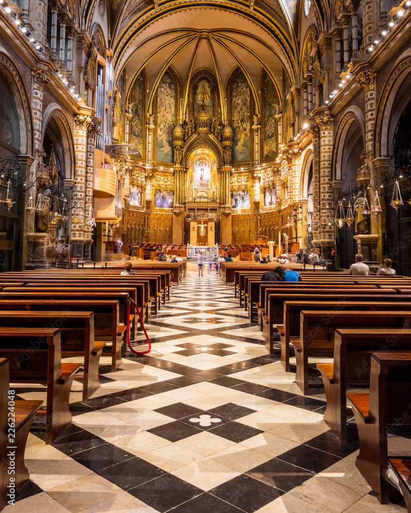 Fototapeta premium Basilica de Montserrat von Innen