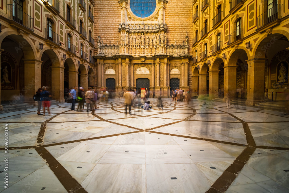 Obraz premium Innenhof der Basilica de Montserrat