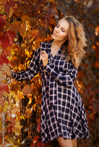 Jesienny portret kobiety