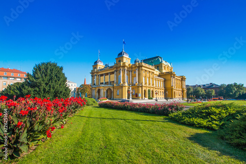 Obraz na płótnie Croatian national theater building and flowers in park in Zagreb, Croatia w salonie