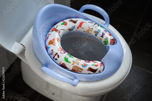 Blue Baby seat toilet Cover Seat Bathroom Closes tool Soft Warmer two hands cartoon