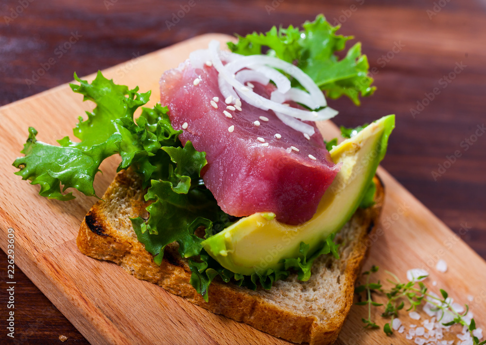 Toast with tuna and avocado