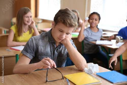 Children bullying teenage b...