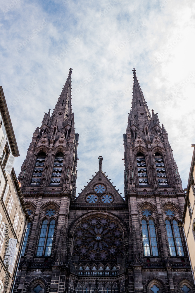 Cathédrale Notre-Dame-de-l'Assomption à Clermont-Ferrand Cathédrale Notre-Dame-de-l'Assomption à Clermont-Ferrand
