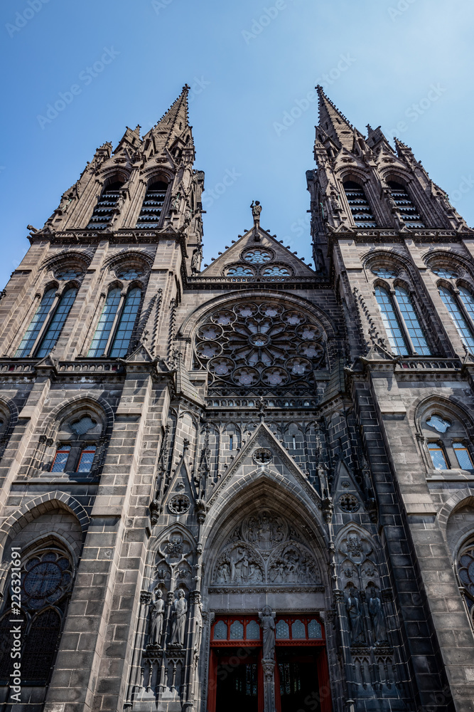 Cathédrale Notre-Dame-de-l'Assomption à Clermont-Ferrand Cathédrale Notre-Dame-de-l'Assomption à Clermont-Ferrand